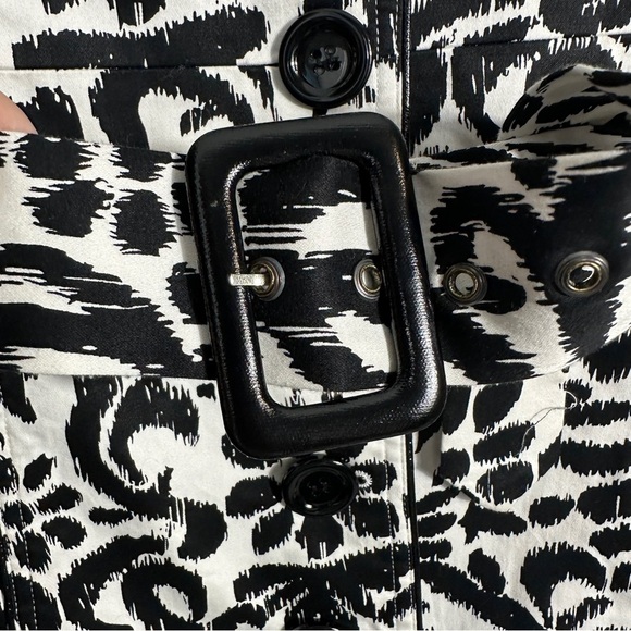 NEW Vertigo Paris black and white graphic trench coat, size Lg., belted, chic - Picture 7 of 14